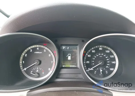 2017 Hyundai Santa Fe Sport 2.4L z USA, uszkodzony, nr VIN 5NMZU3LB0HH030914